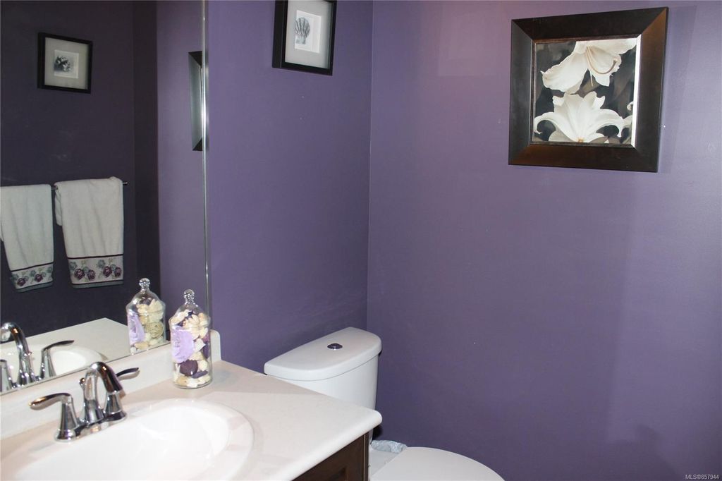 listing image 16048984153032323159