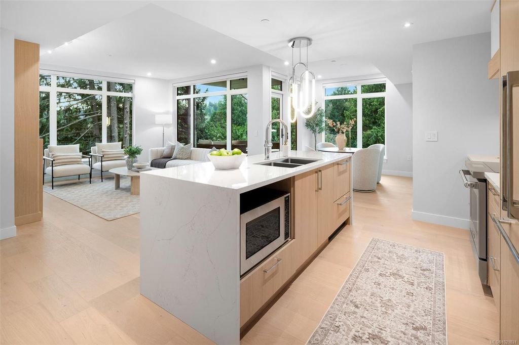 listing image 16040687873894935607