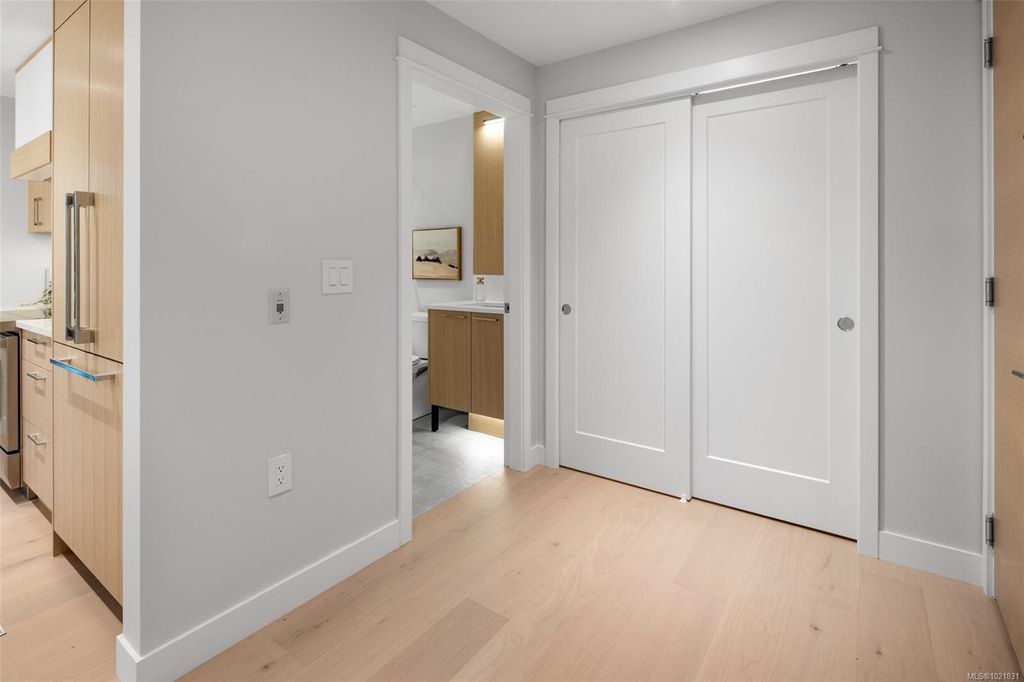 listing image 16045491889038927151