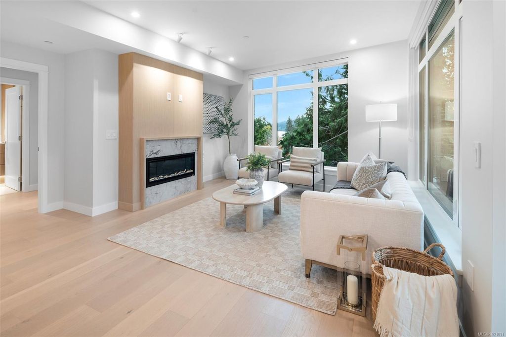 listing image 16049682269663825824