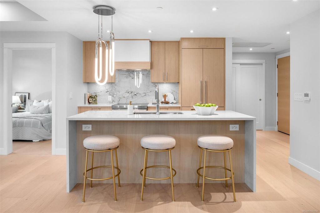 listing image 16049794647899018973