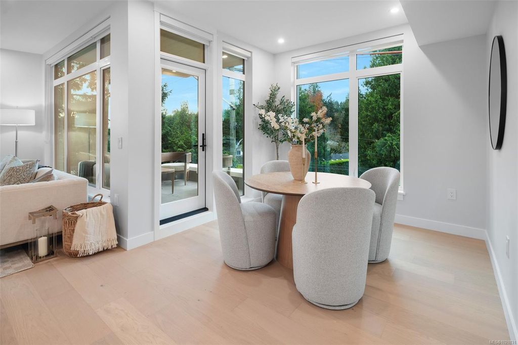 listing image 16040865883982325014