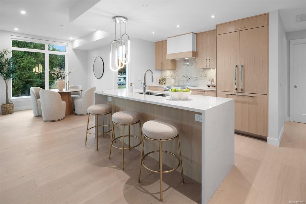 listing image 16045225436258514248