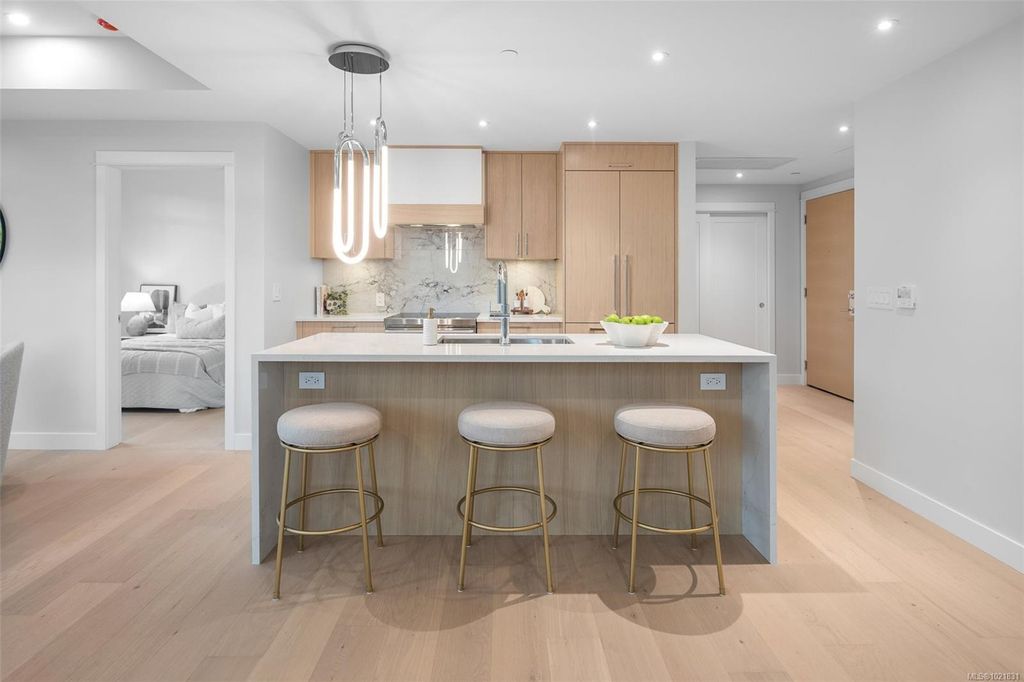 listing image 16042539585252367158