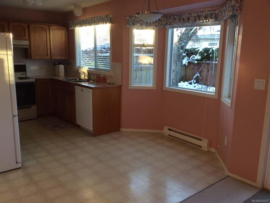 listing image 16045358688483002136