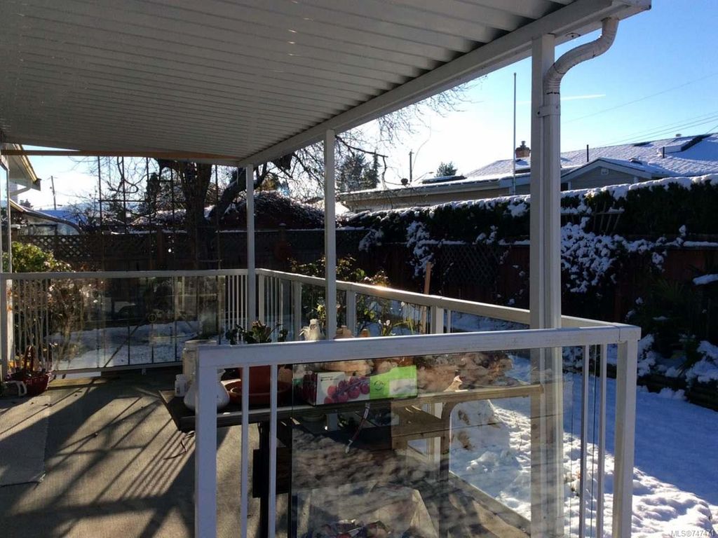 listing image 16045626956393454608