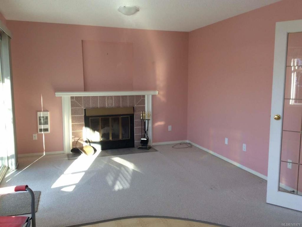 listing image 16045956973994882316