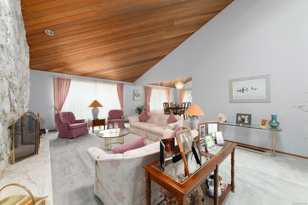 listing image 16047123926247614642