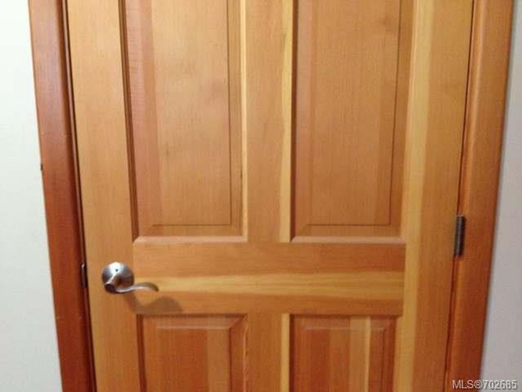 listing image 16041385563585933020