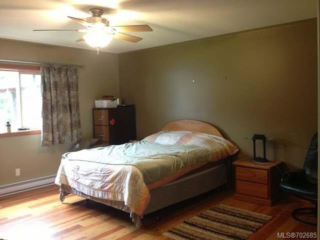 listing image 16046840381839576486