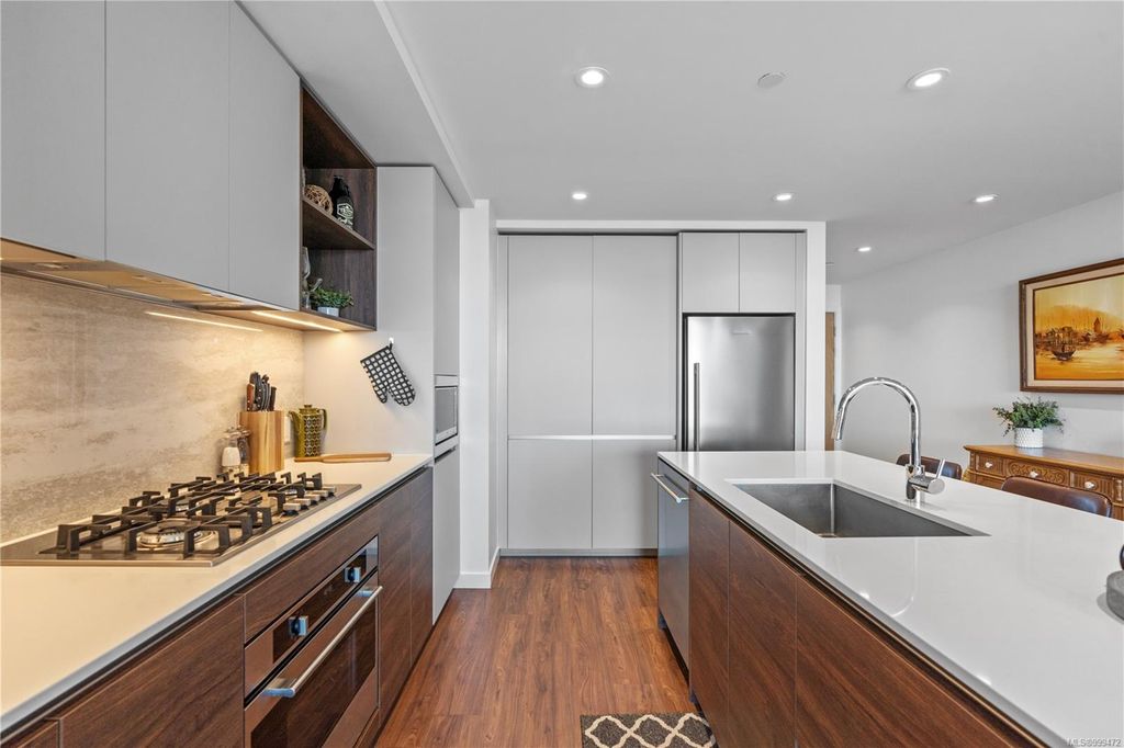 listing image 16041183498805290806