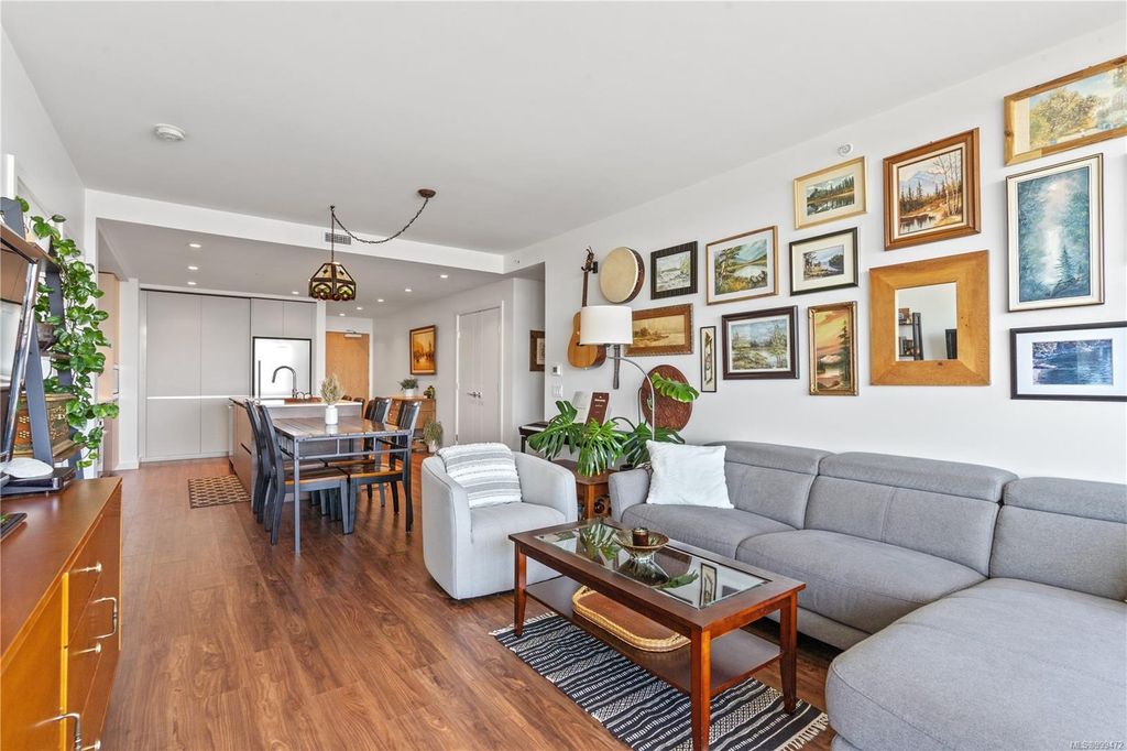 listing image 16043607082379117697