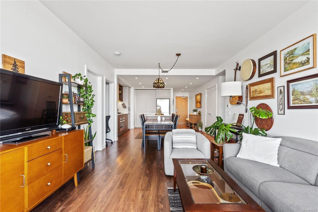 listing image 16042210038338732944