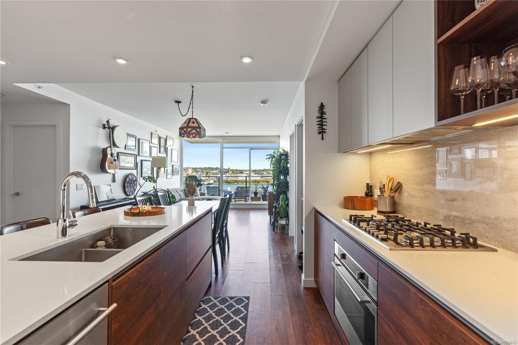 listing image 16044154403064420759