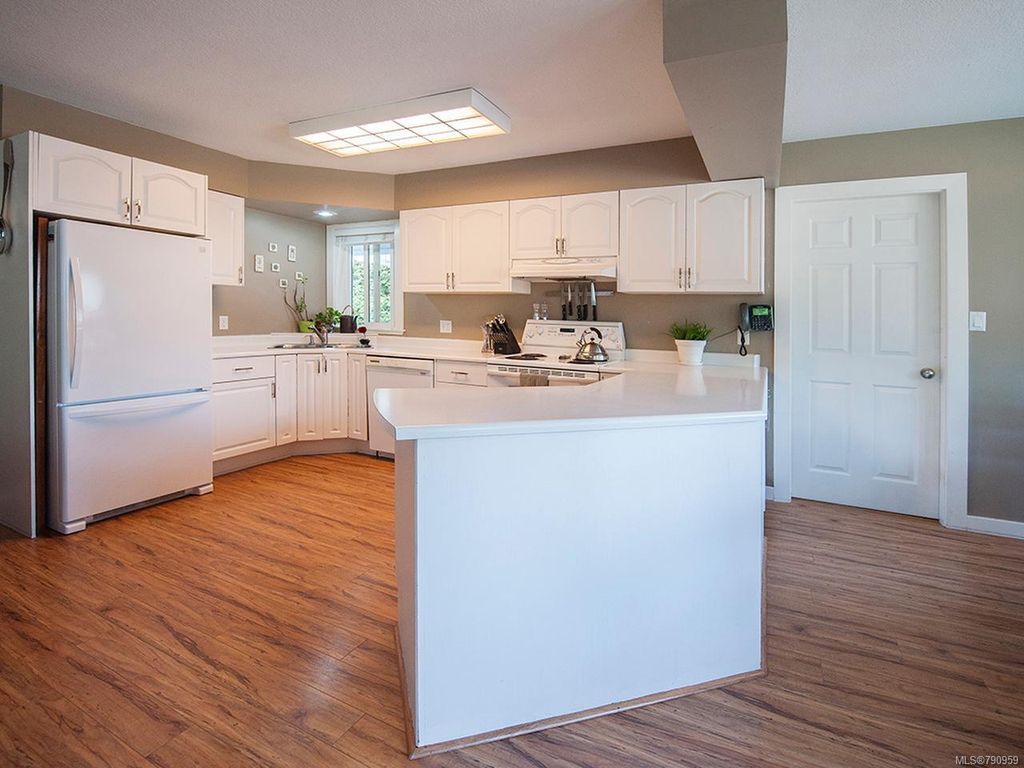 listing image 16044175182748624684