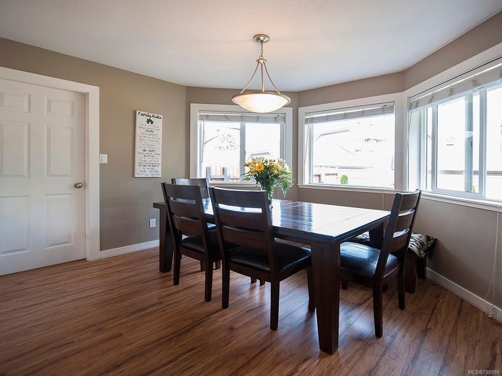 listing image 16043350124243155622