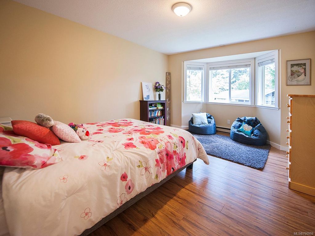 listing image 16045705047225648415