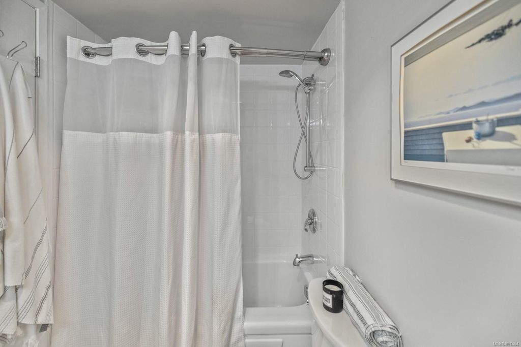 listing image 16041884240326611578