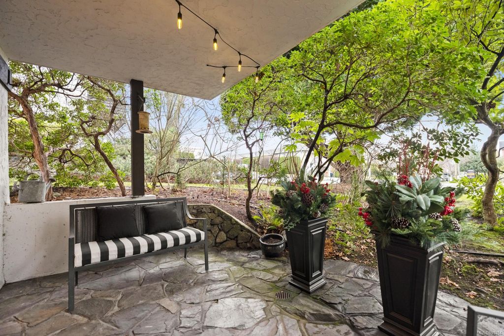 listing image 16041330927645824708