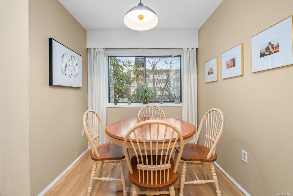 listing image 16045809148802129017