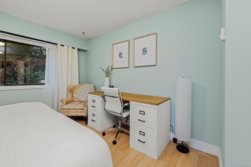 listing image 16041648144464470051