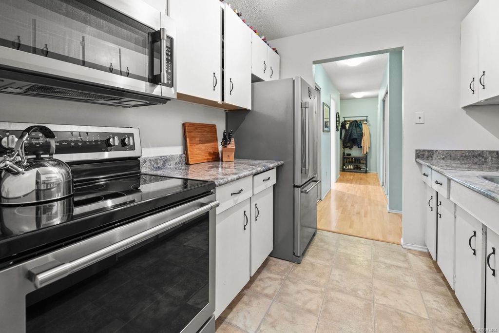 listing image 16044566322458827312