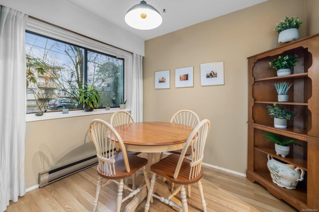 listing image 16040296664778861162