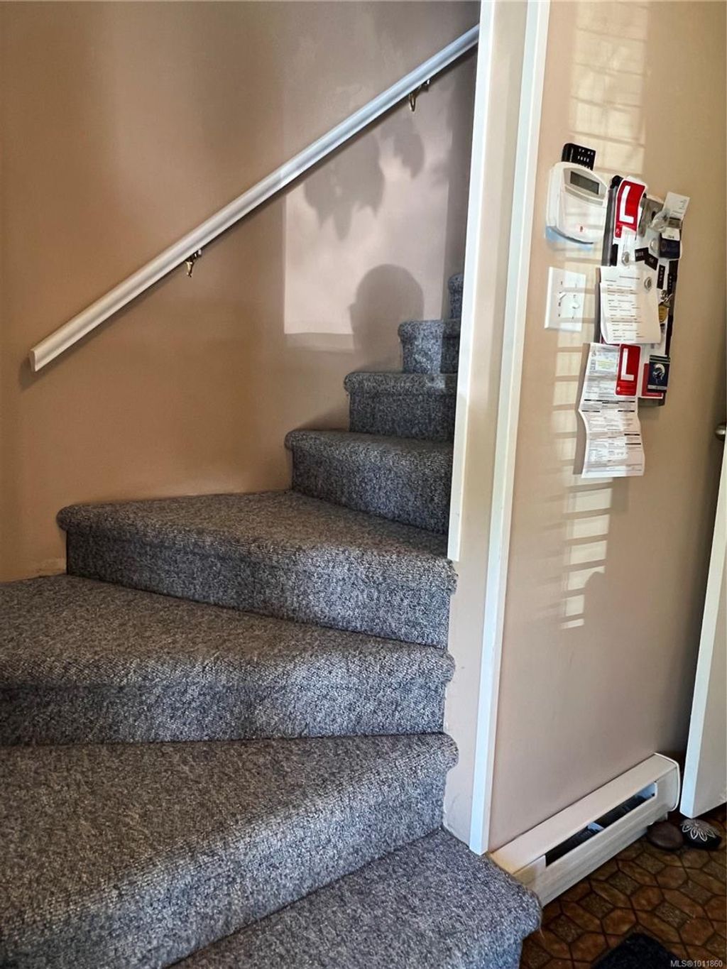 listing image 16046461029390900086