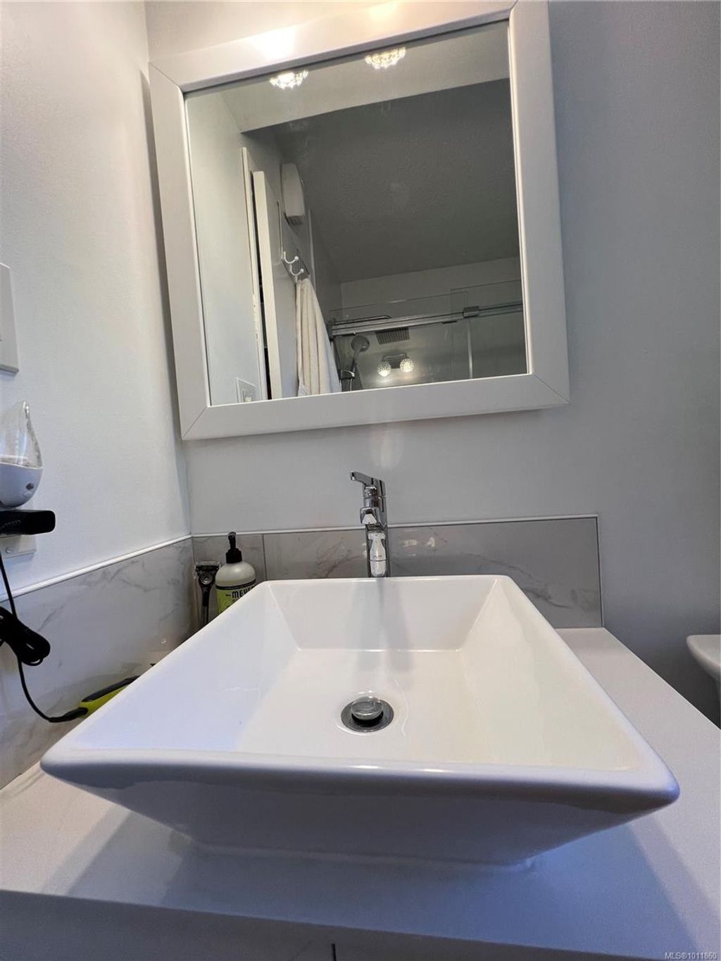 listing image 16040529755761339349