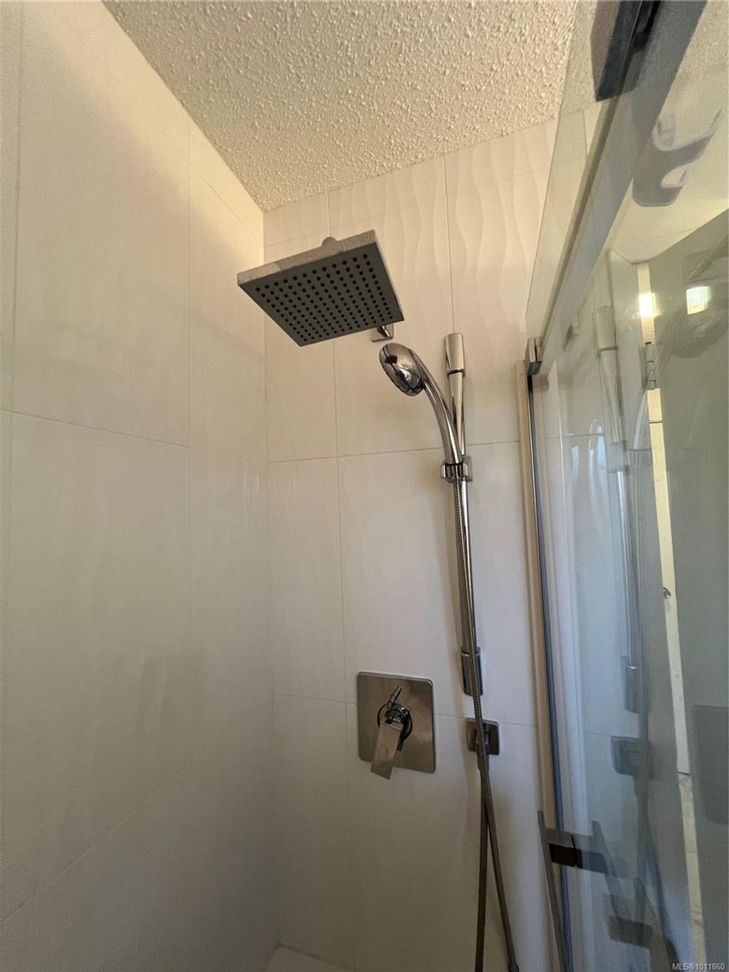 listing image 16041713393721136203