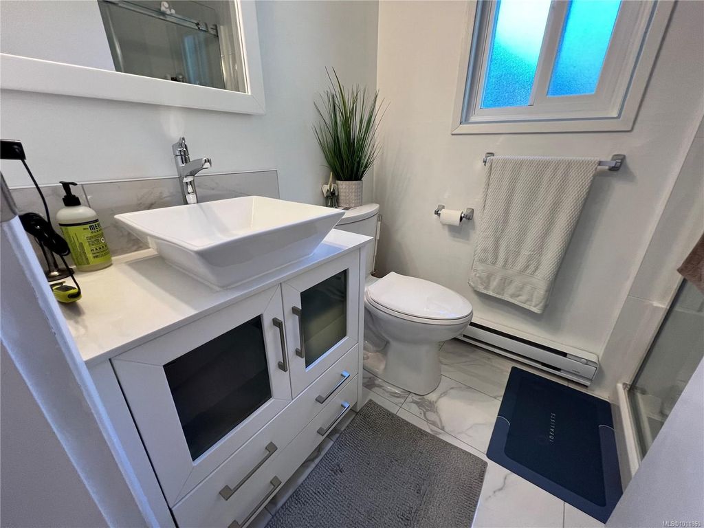 listing image 16043191509885006419