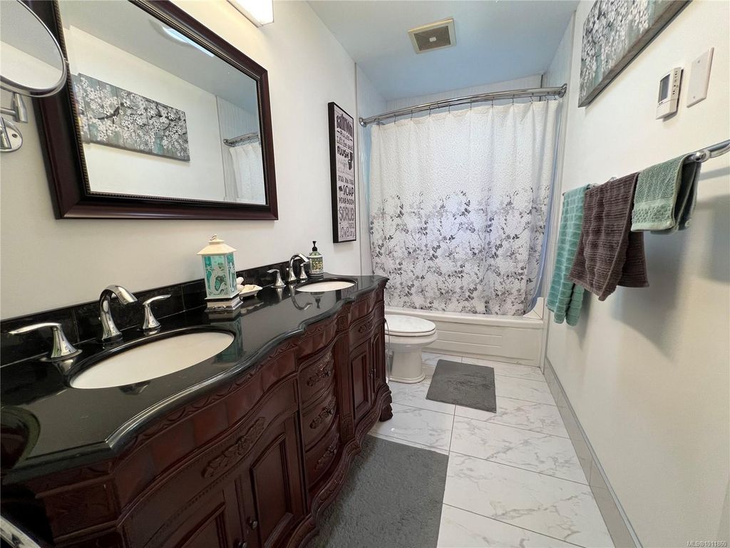 listing image 16049022618687990971