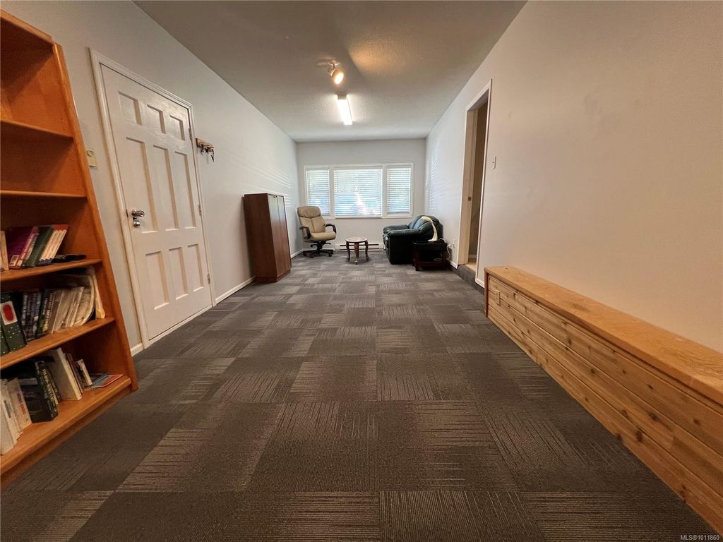 listing image 16048954910946197490