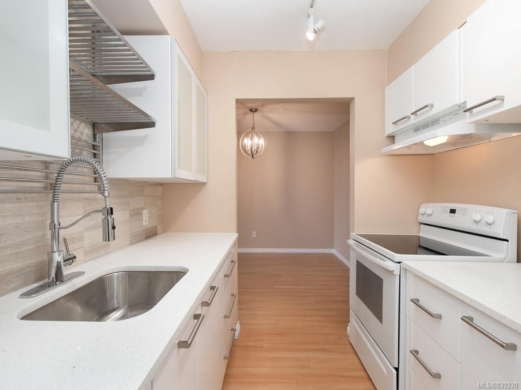 listing image 16045327029800761667