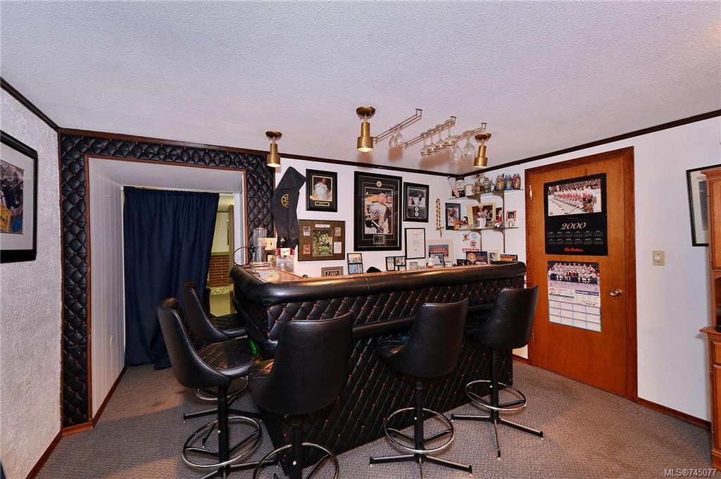 listing image 16043922522215056133