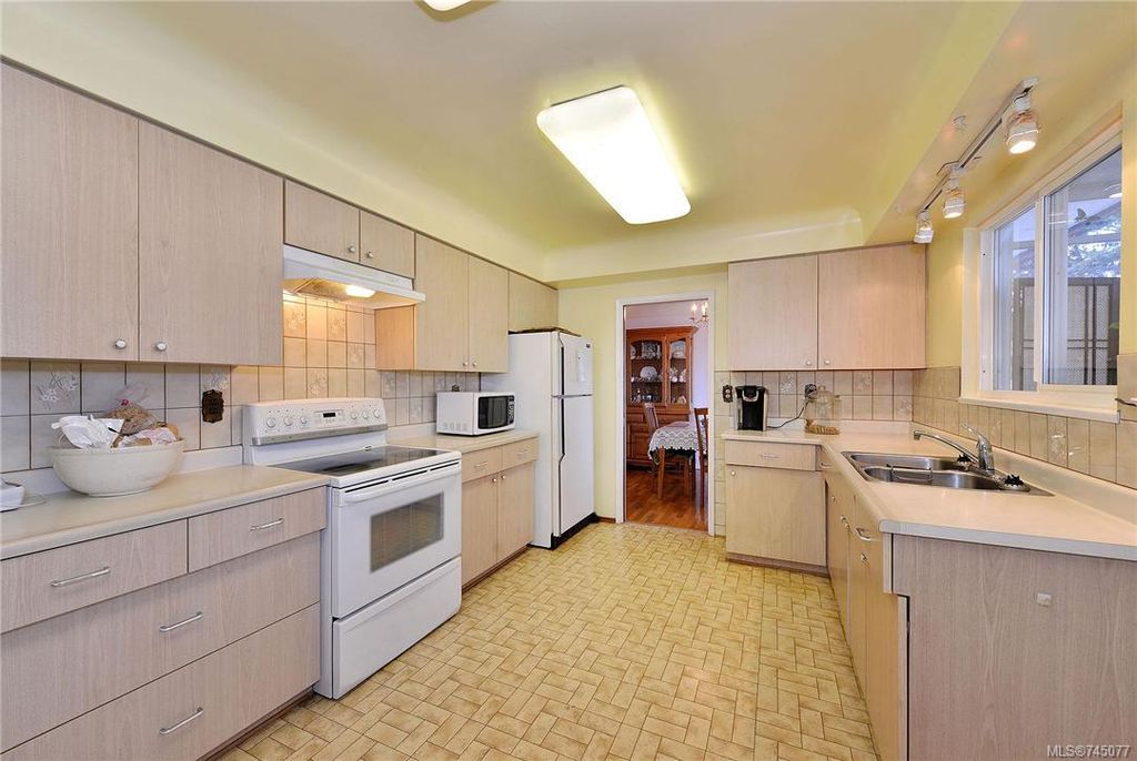 listing image 16041205060636404481