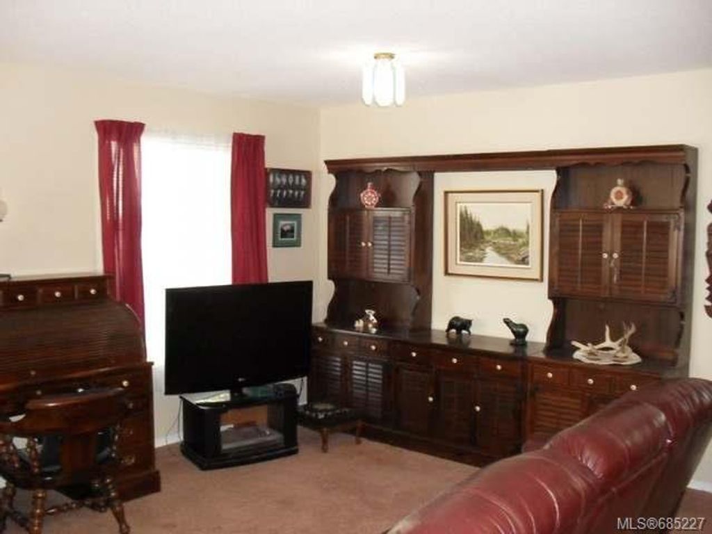 listing image 16049879209008758041