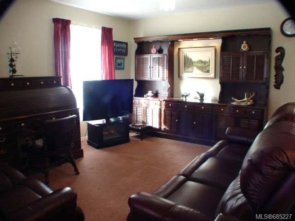 listing image 16048356917706869471