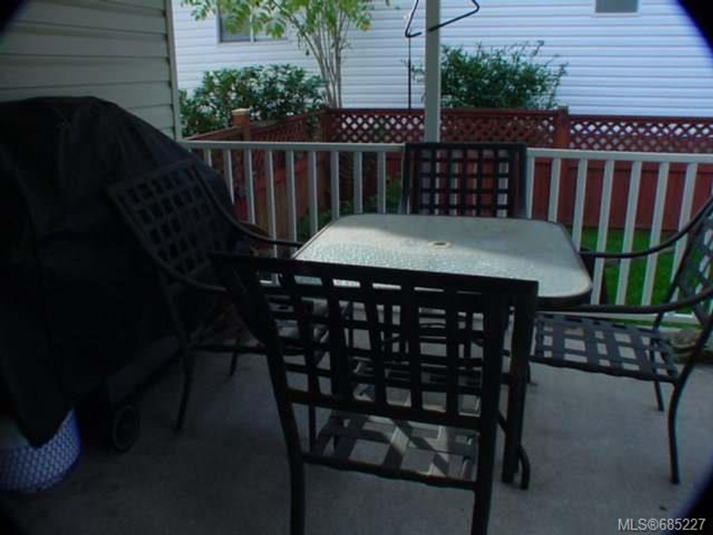listing image 16047878288848246292