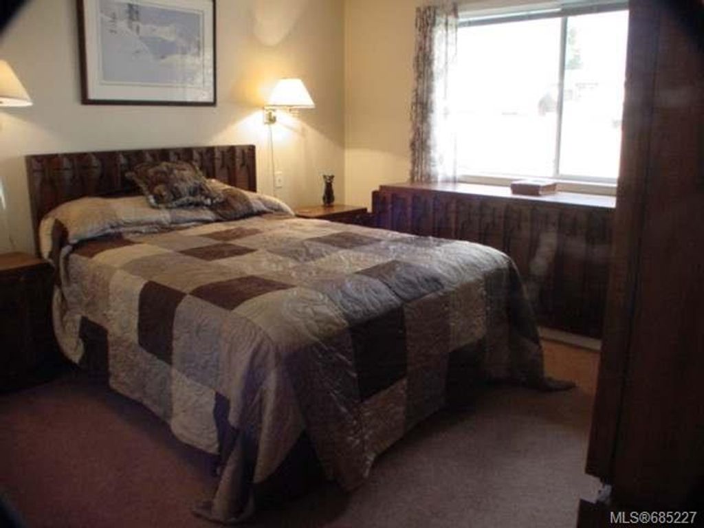 listing image 16046500871841013346