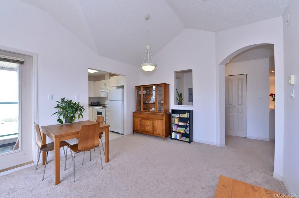 listing image 16048354083562035358