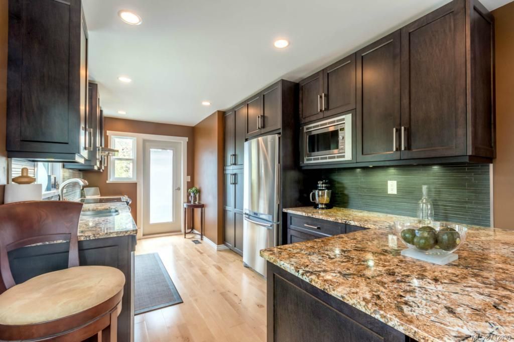 listing image 16042300235333874289
