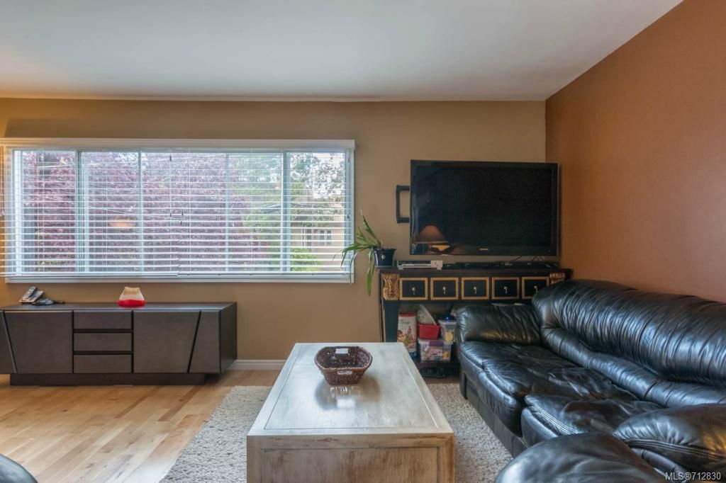 listing image 16048072050408665154