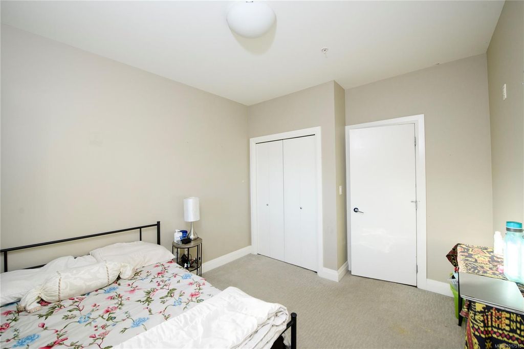 listing image 16041362684632634460