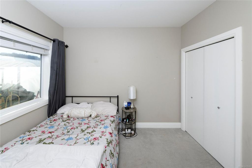 listing image 16049198883017315065