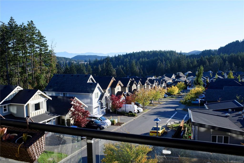 listing image 16041973083819209432