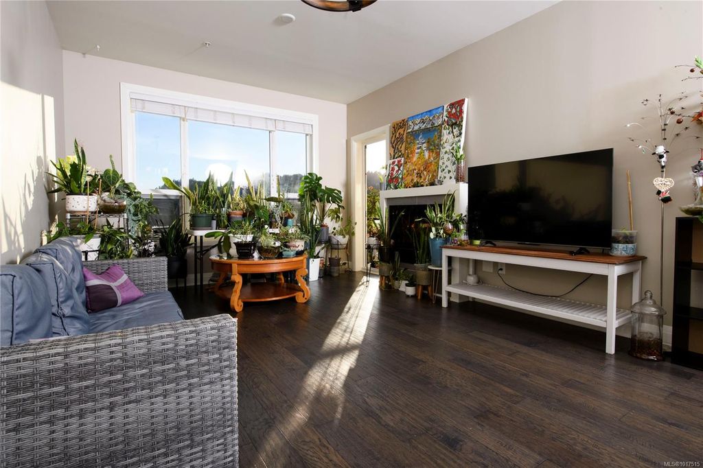 listing image 16044349170934507215