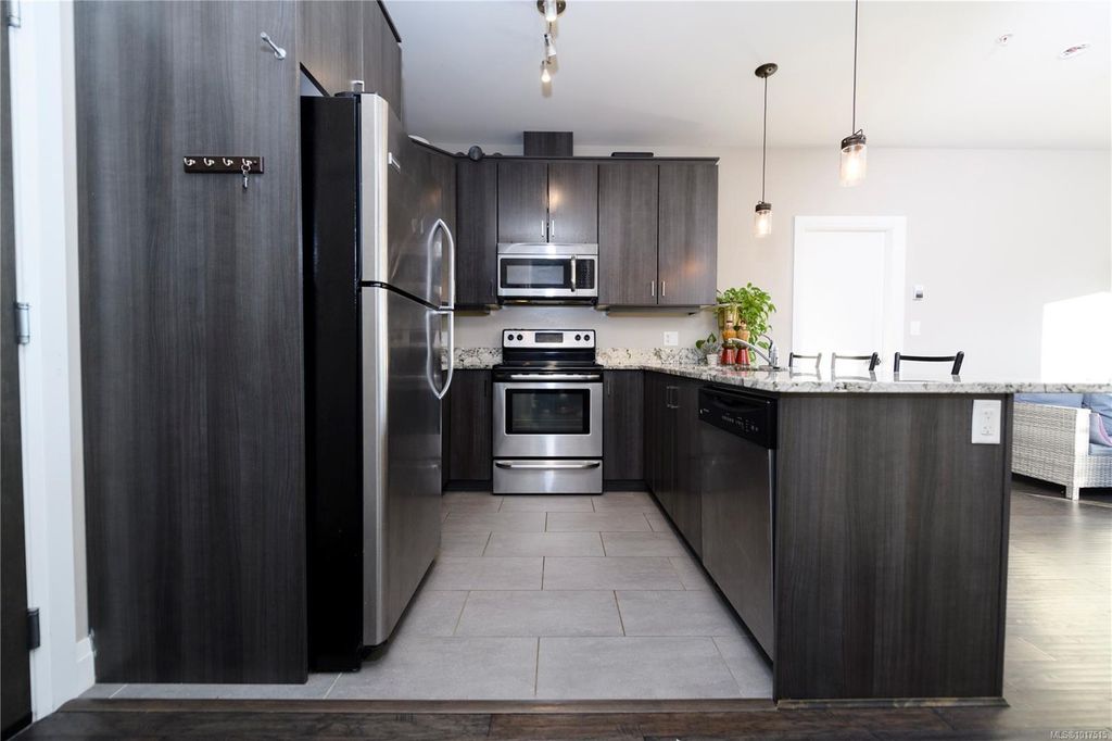 listing image 16045617764986313399