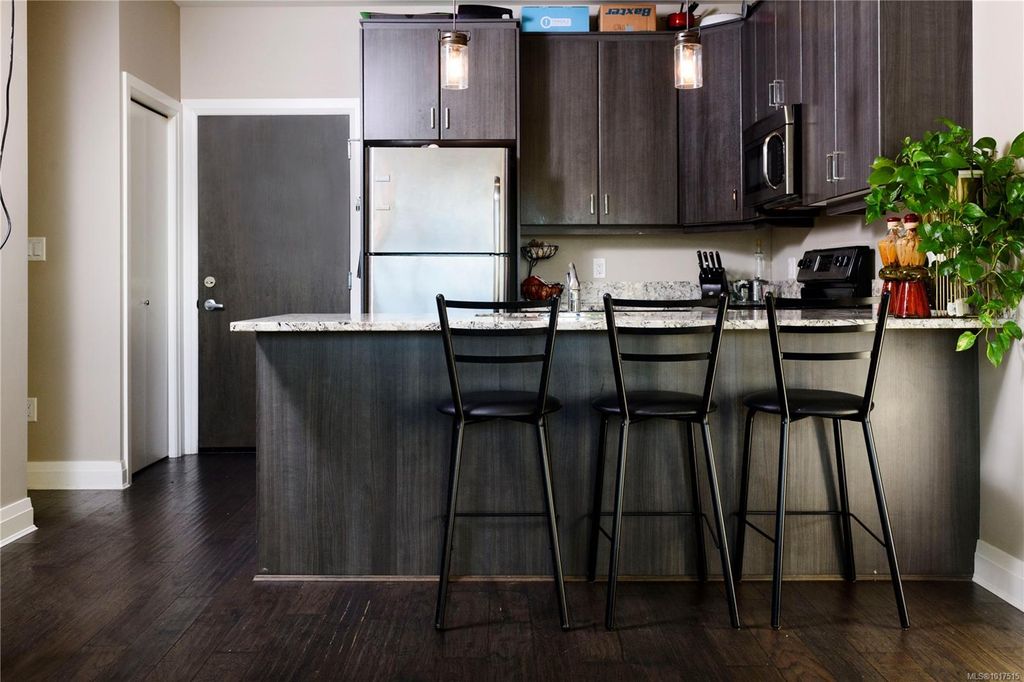 listing image 16042002084490003635