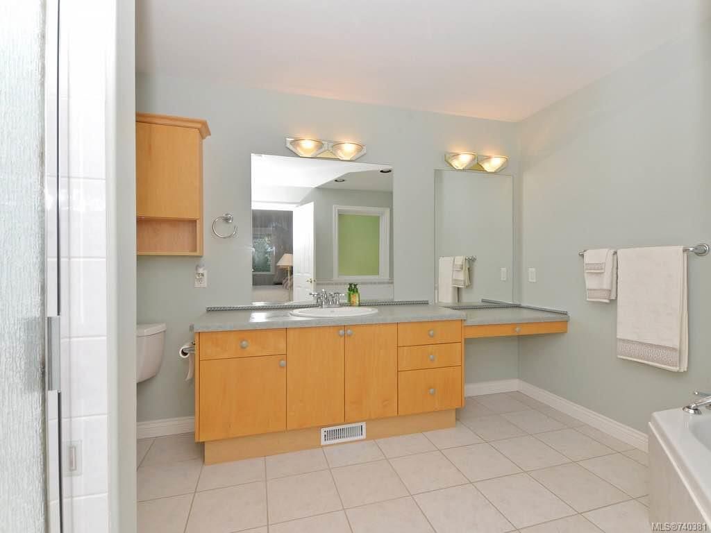 listing image 16045041247647158570